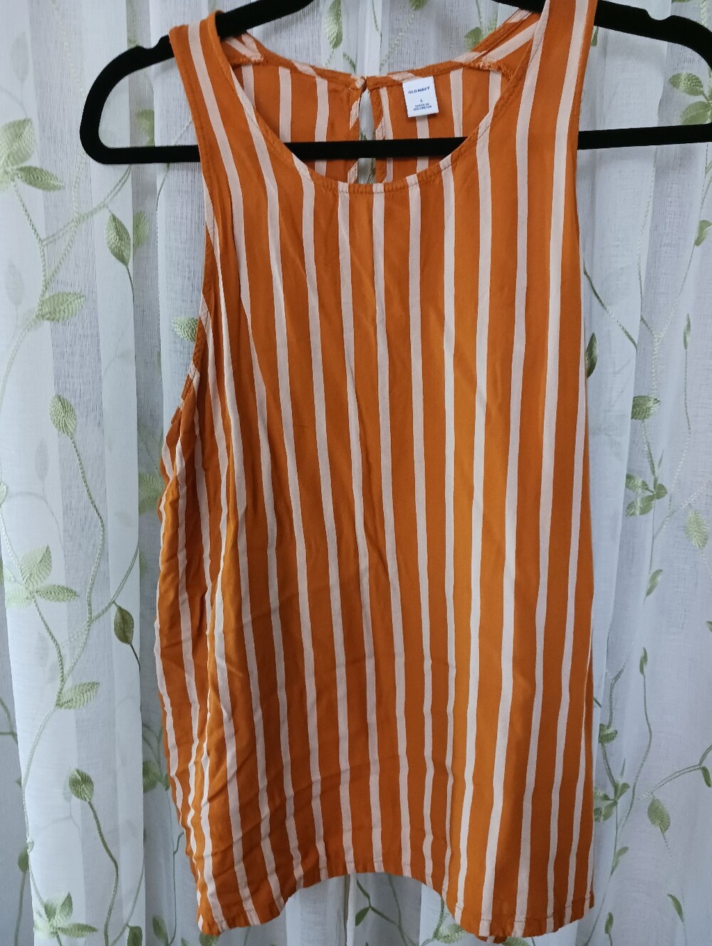 L Old Navy Flowy A-line Tank in Burnt Orange Vertical Stripe